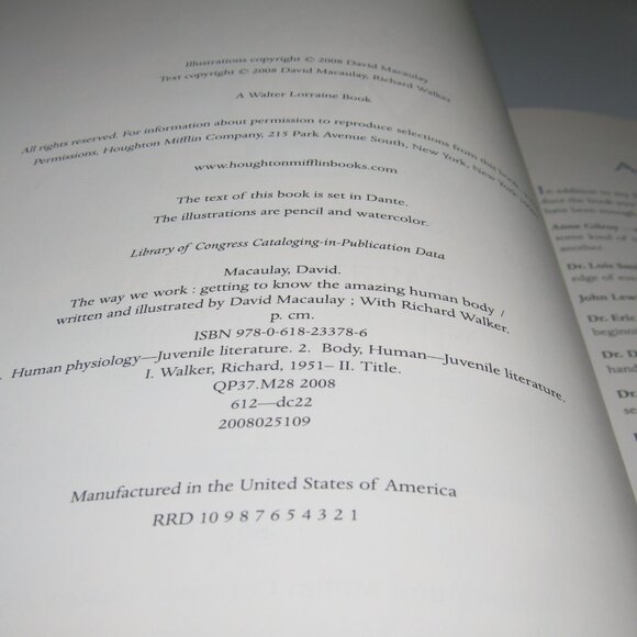 The Way We Work by David Macaulay – Getting to Know the Amazing Human Body – HC - Picture 6 of 8